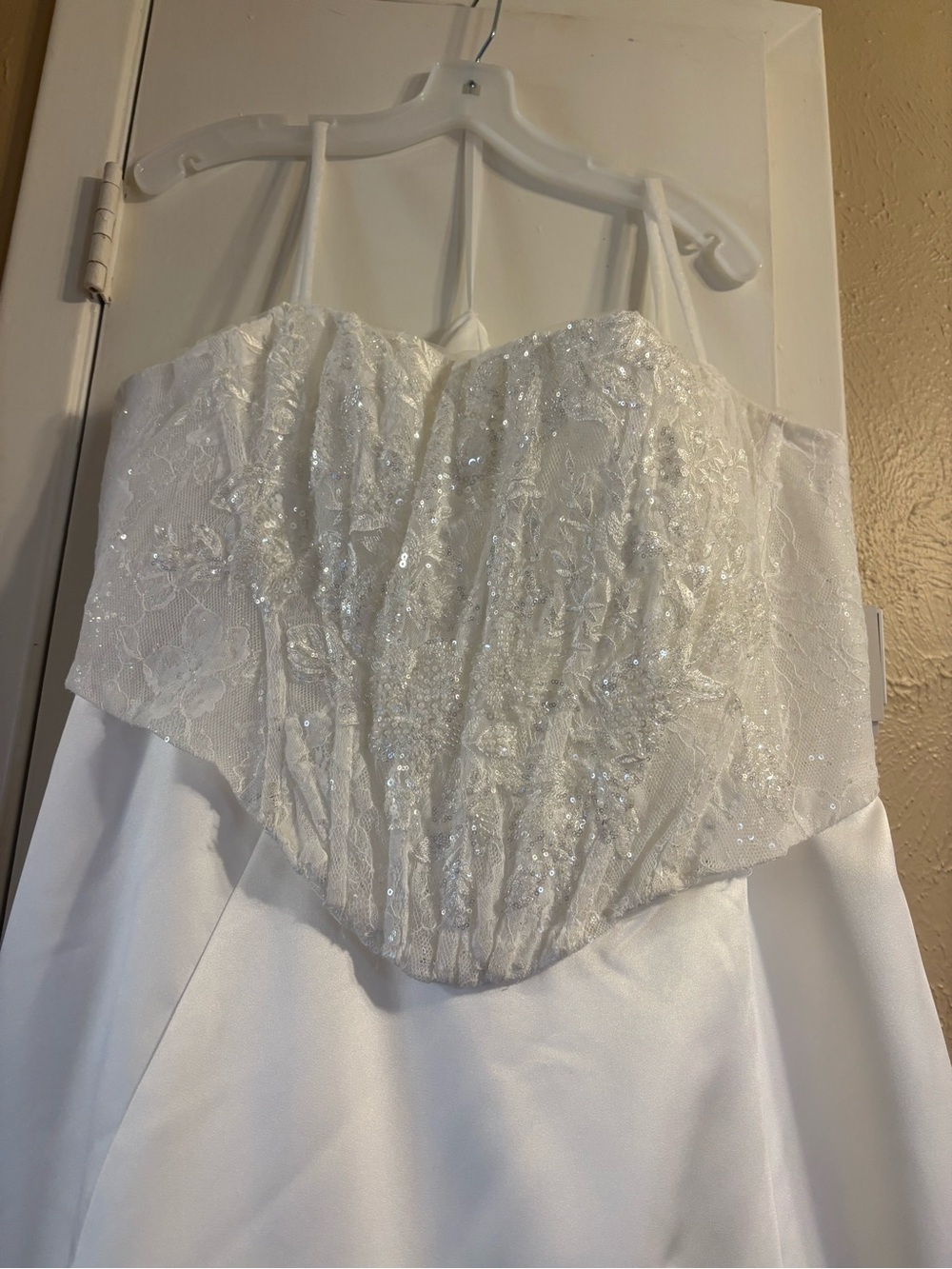 Wedding Dress - Picture 2 of 6